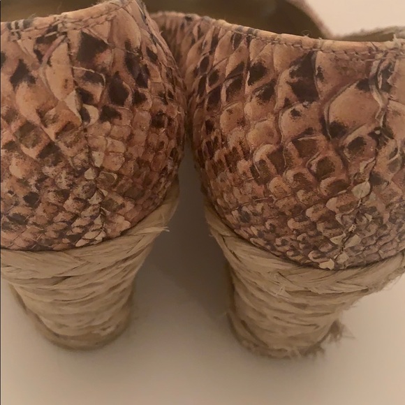 Stuart Weitzman Wedges. Size 8 - Picture 5 of 6